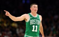 乐鱼体育-NBA最超值合同！拿着700万年薪，季后赛场均17分，三分球联盟第1